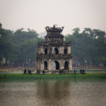 La Tour de la Tortue sur Ho Hoan Kiem (Hanoï)