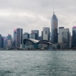 Vue sur les buildings depuis le Star Ferry (Hong Kong)
