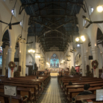 La cathédrale Saint John dans sa tenue de noël (Central, Hong Kong)