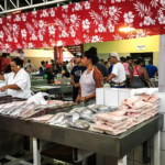 Stand de poissons au marché dominical de Papeete