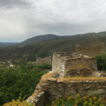 Vue panomarique depuis les maisons en ruine de Vathia