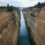 Le fameux canal de Corinthe