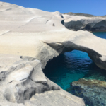 Superbes découpages de roches à Sarakiniko (Milos)