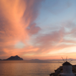 Coucher de soleil sur le port d'Aegiali (Amorgos)