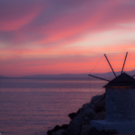 On voit la vie en rose à Amorgos