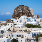 La citadelle et les maisons blanches de Chora (Amorgos)