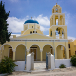 Place de l'église à Oia (Santorin)
