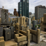 Cimetière en centre-ville (Osaka)